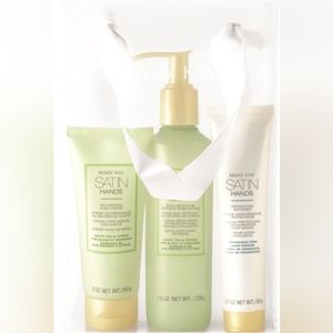Marykay White Tea & Citrus Satin Hands® Pampering Set